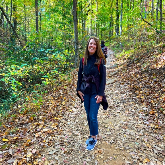 Meet your Posher, Jodie - Picture 1 of 2